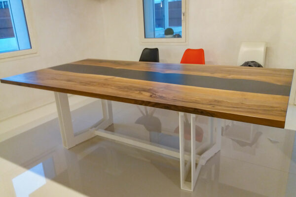 tavolo in legno resina e ferro BFM service